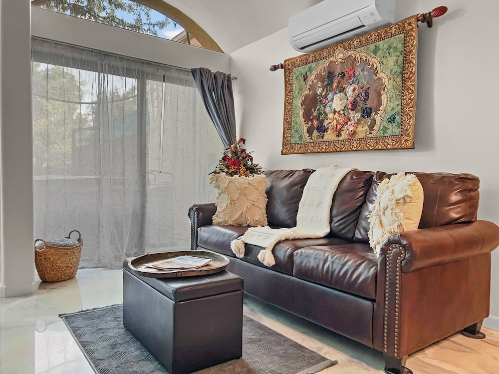 House, 1 Bedroom
