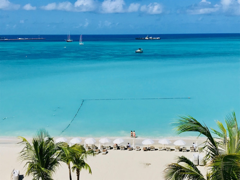 Deluxe Room, Balcony, Beach View