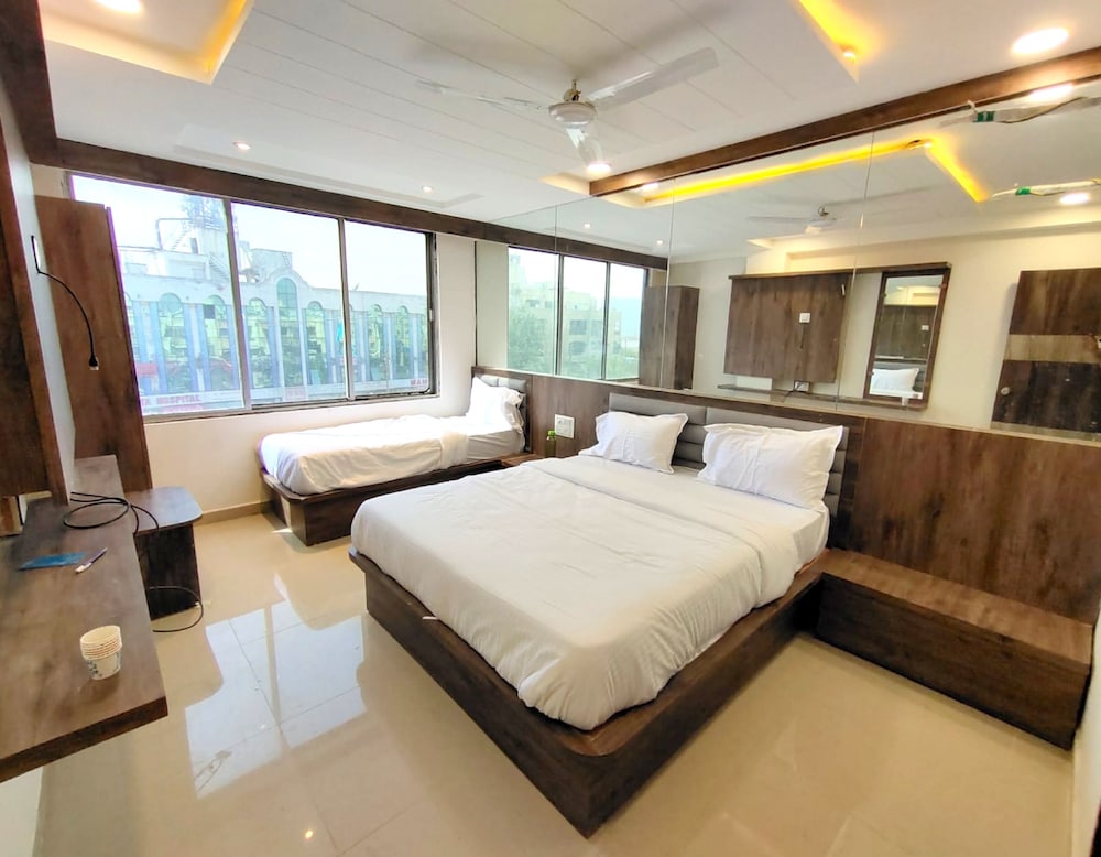 Deluxe Triple Room - Photo 3