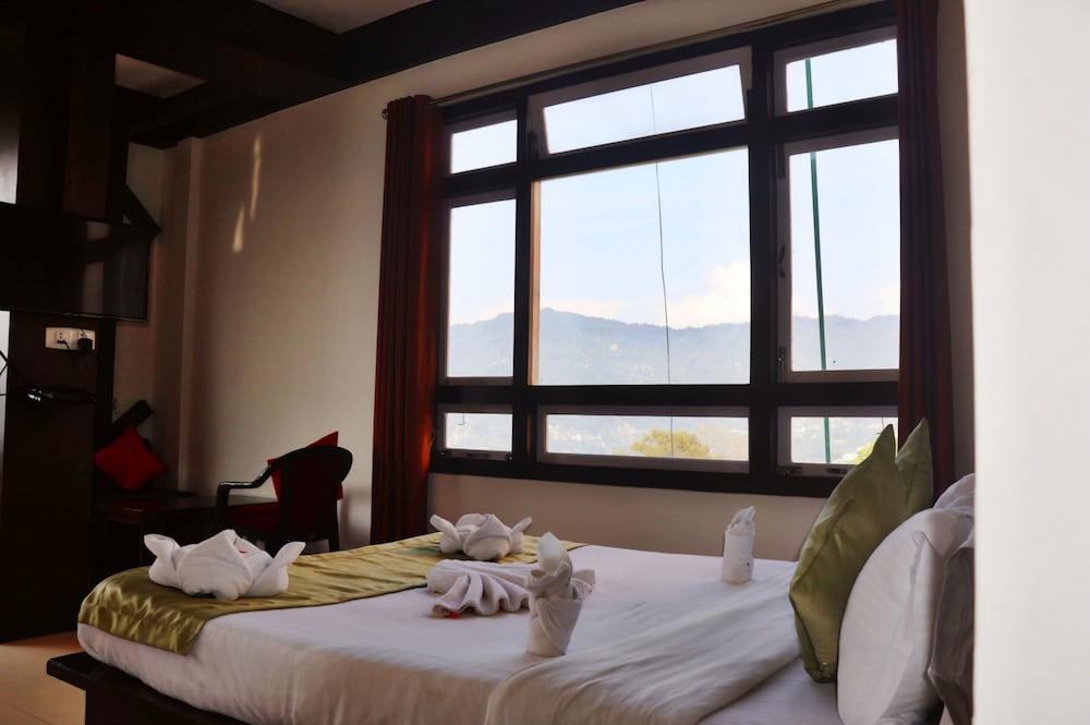 Deluxe Double Room, 1 Double Bed, Mountain View