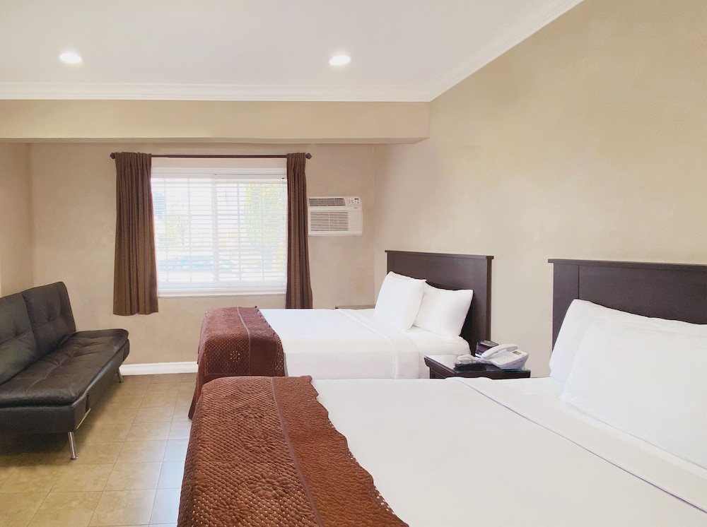 Family Room, Multiple Beds, Non Smoking, Refrigerator & Microwave