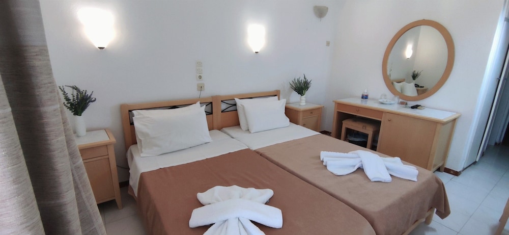 Twin Room (2nd Floor)