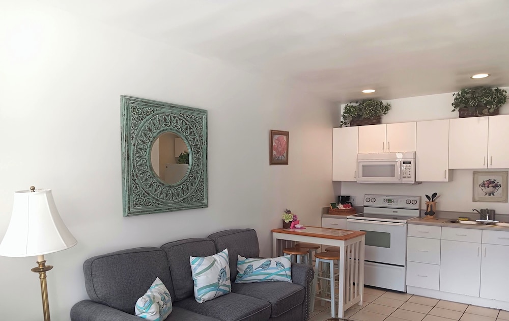 Townhome, 1 King Bed (Room 37)