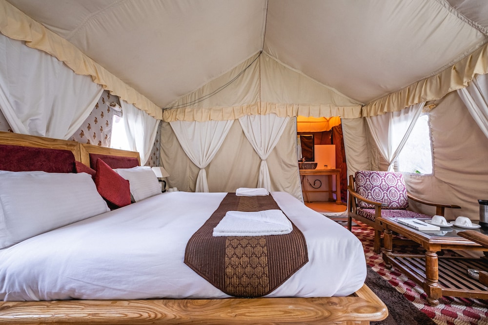 Deluxe Room - Photo 16