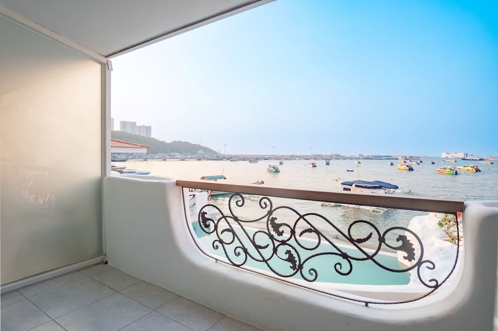 Deluxe Double Room, Ocean View - Photo 5