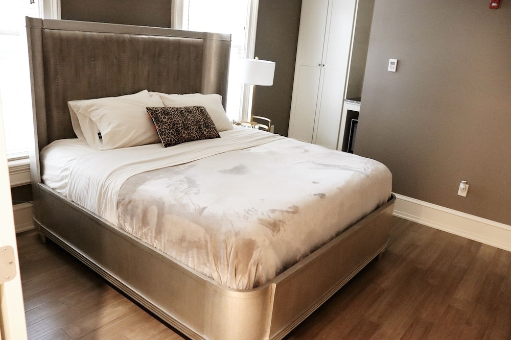 King - The Alexander Suite