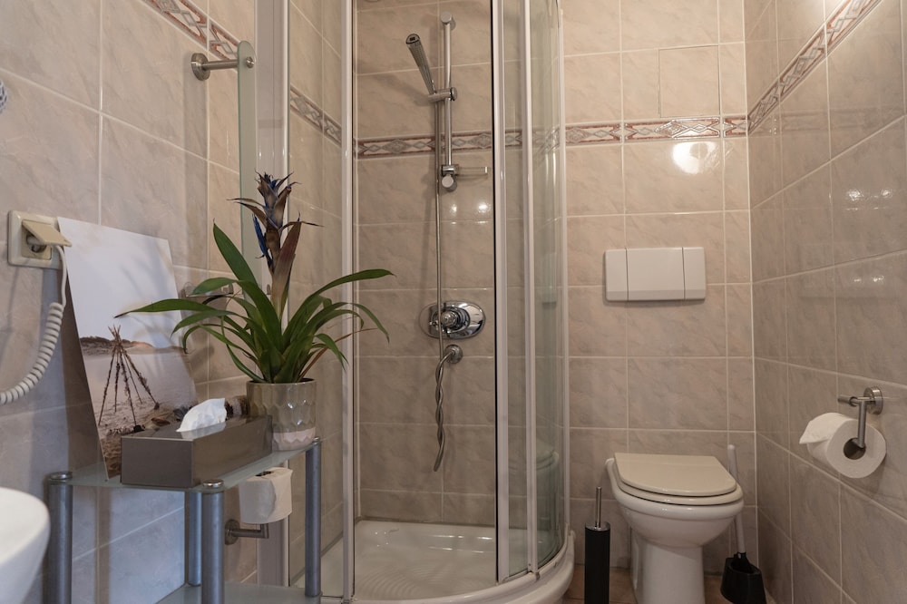 Triple Room, Private Bathroom photo 3