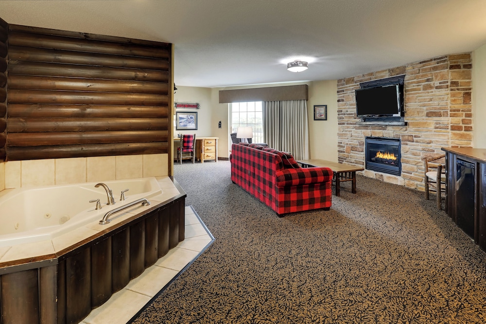 Theme Suite with Whirlpool - Photo 2
