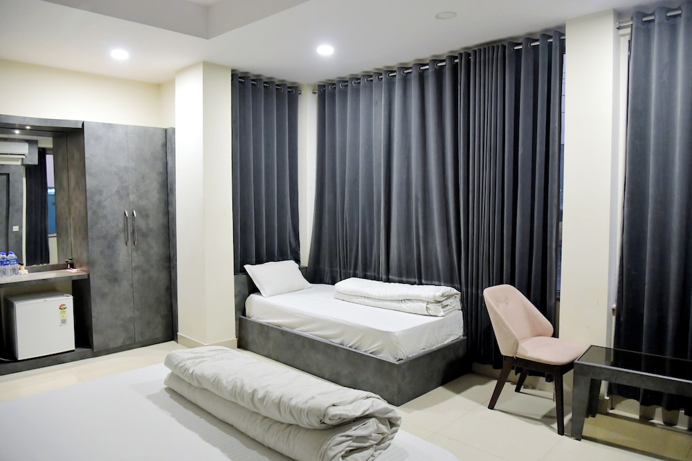 Executive Suite, City View