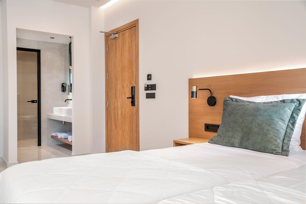 Premium Triple Room