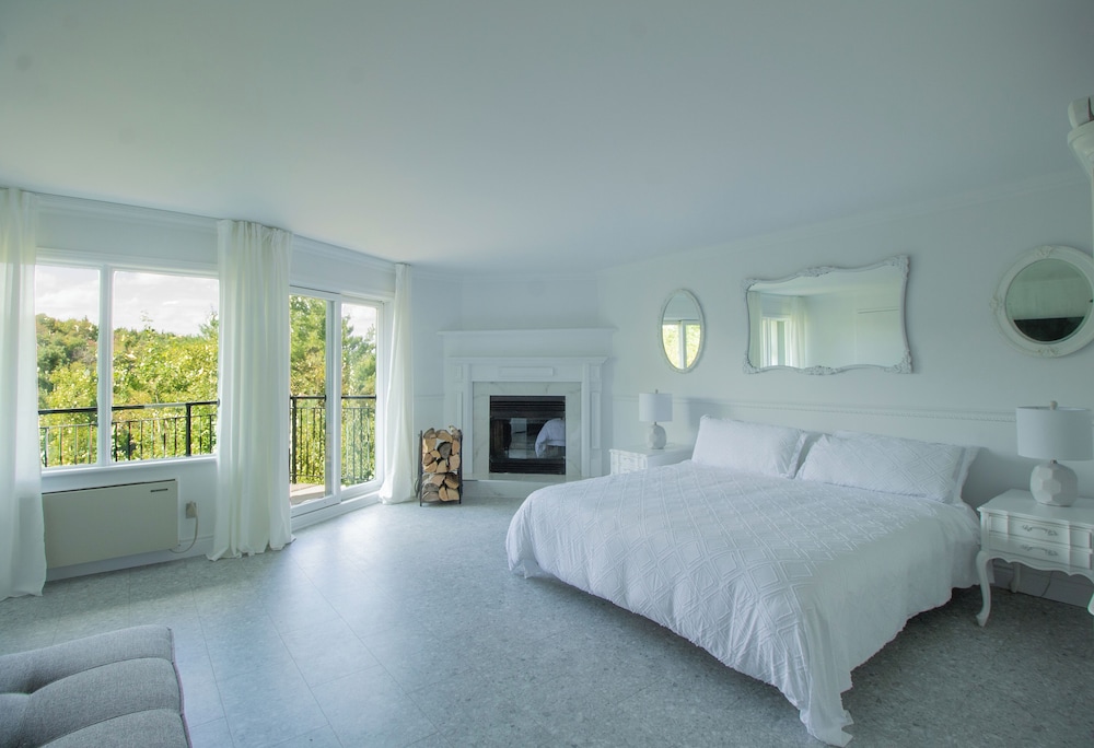 Superior Triple Room, Balcony