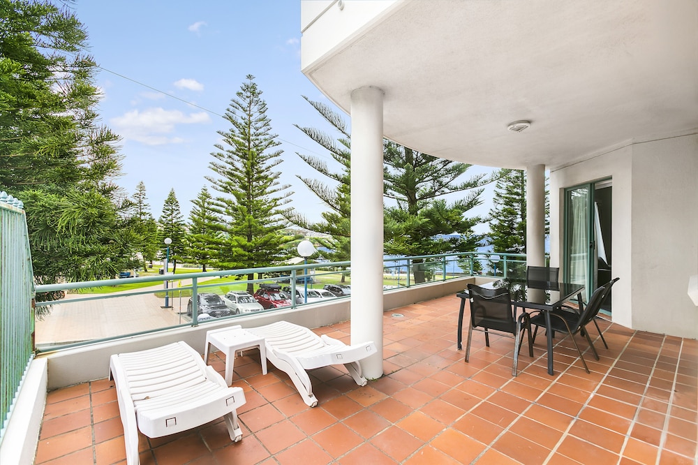 One Bedroom Apartment Beachfront photo 3