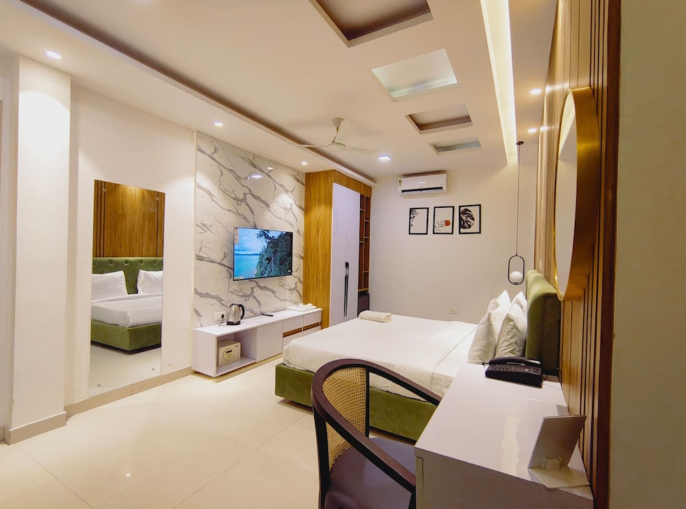 Deluxe Room - Photo 9