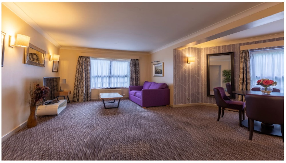 Suite, 1 Double Bed, Non Smoking (with 2 double sofa beds) photo 2