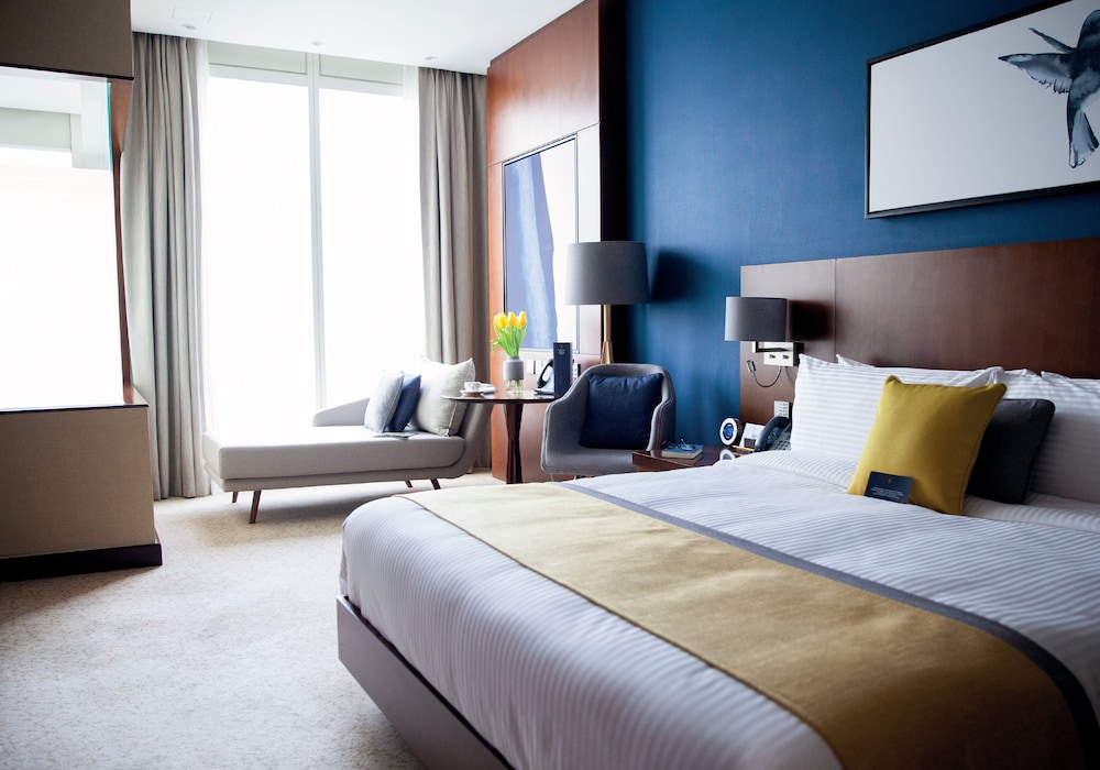 Deluxe Room, 1 King Bed, City View (High Floor)