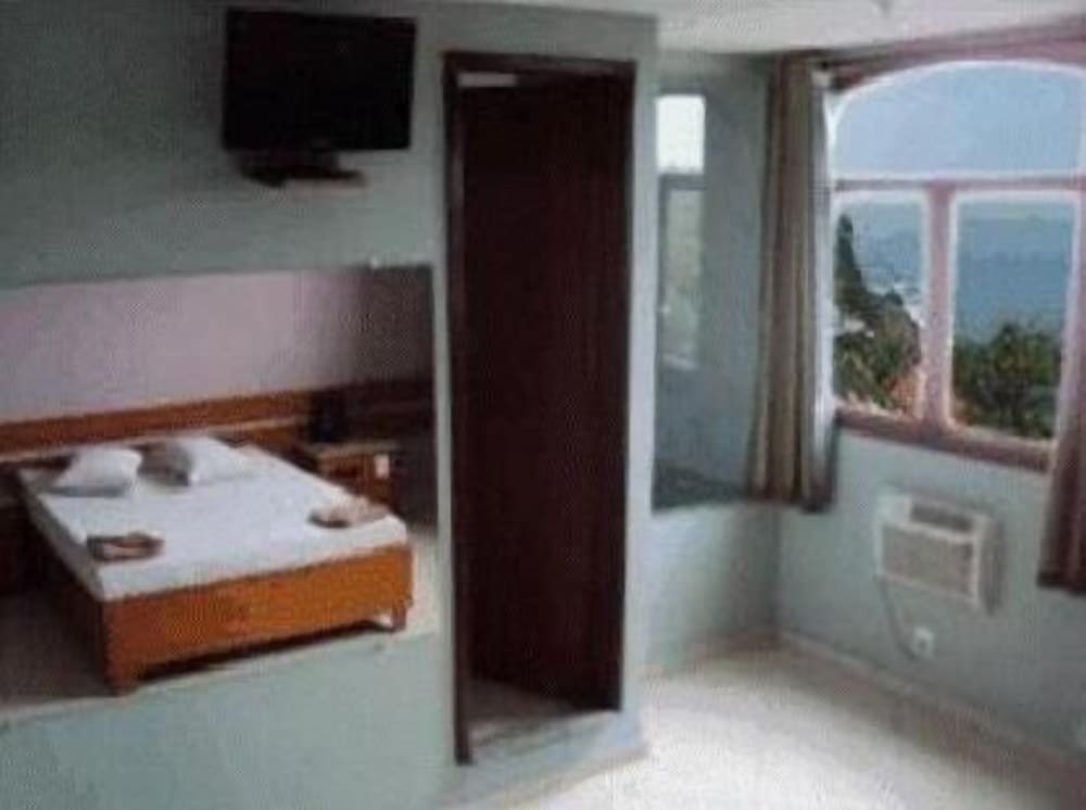 Suite, Jetted Tub