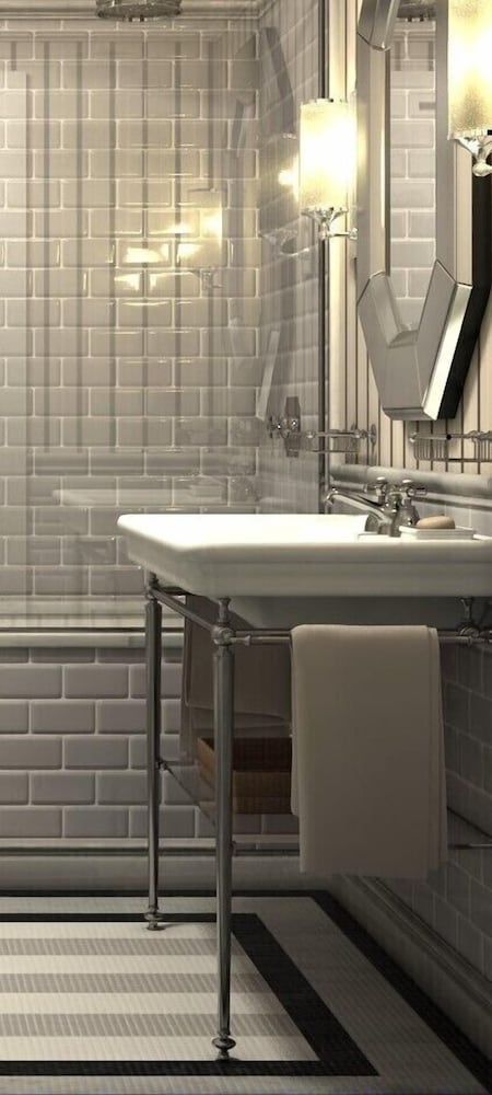Junior Suite, Balcony thumbnail 6