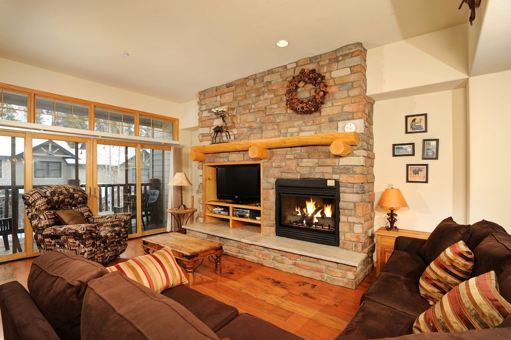 Townhome, 3 Bedrooms, 2 Bathrooms (Northstar) photo 3