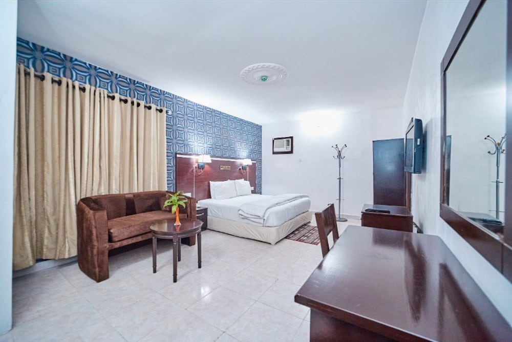 Business Suite photo 3