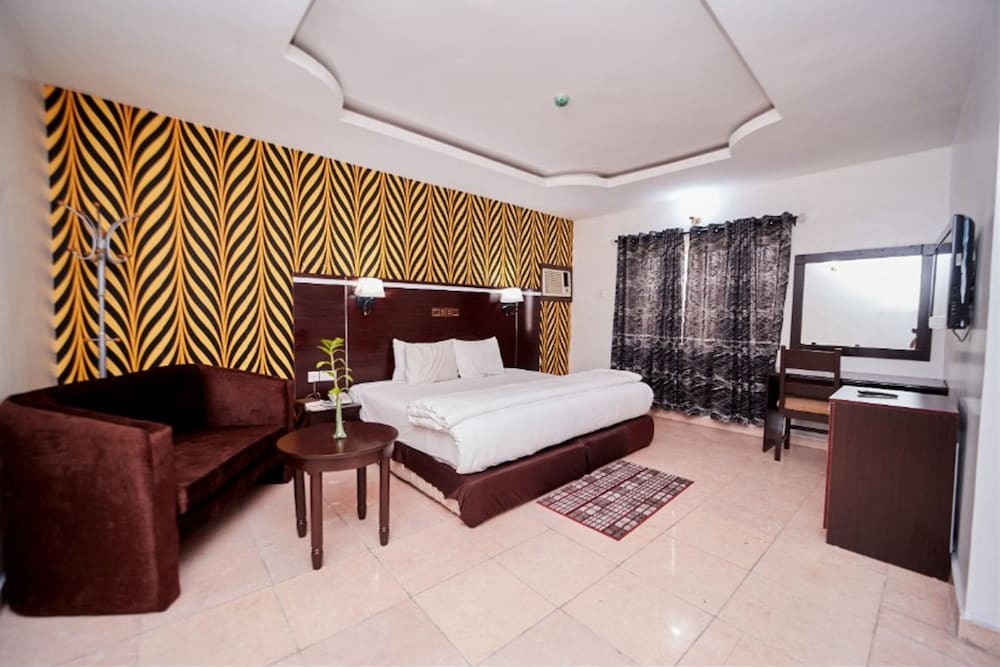 Business Suite photo 1