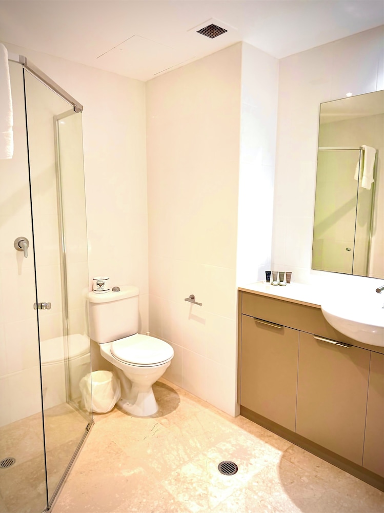Deluxe Executive Studio Apartment (Limited HK) - Photo 6
