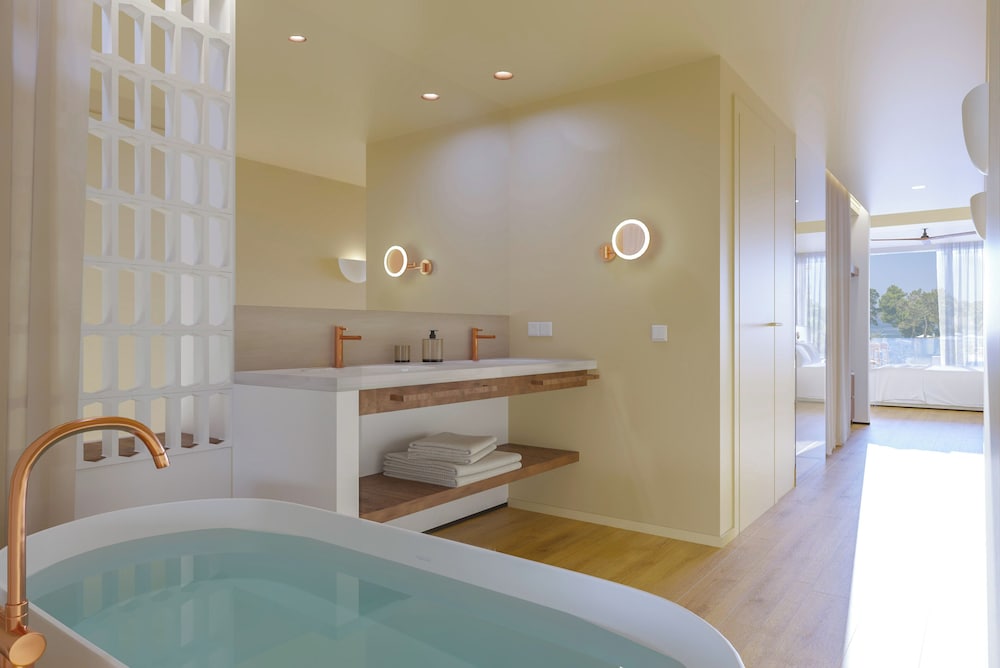 Suite, Terrace (Exclusive Me | Bathtub) - Photo 3