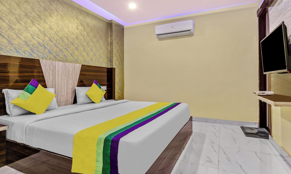 Deluxe Room, 1 King Bed, Non Smoking, Air conditioning photo 2