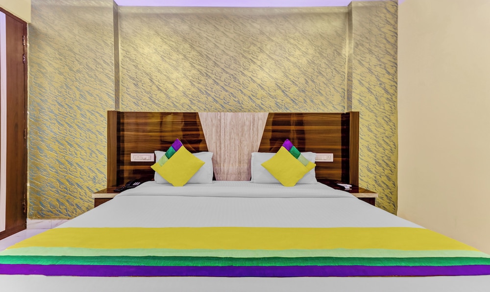 Deluxe Room, 1 King Bed, Non Smoking, Air conditioning photo 3