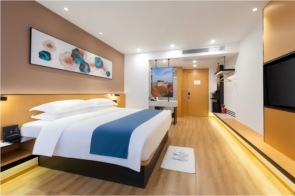 Exclusive Single Room, City View