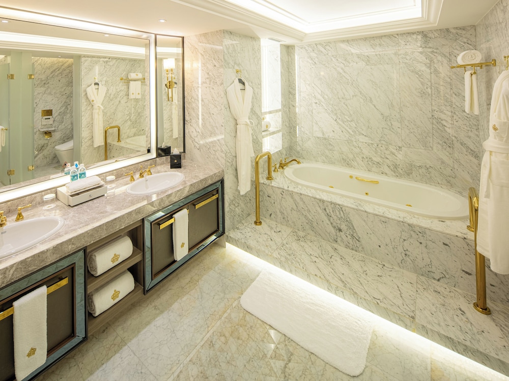 Royal Suite - Photo 7