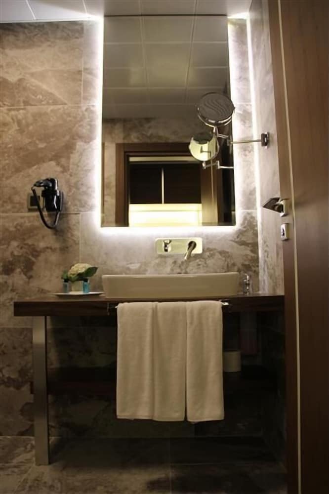 Standard Triple Room photo 3