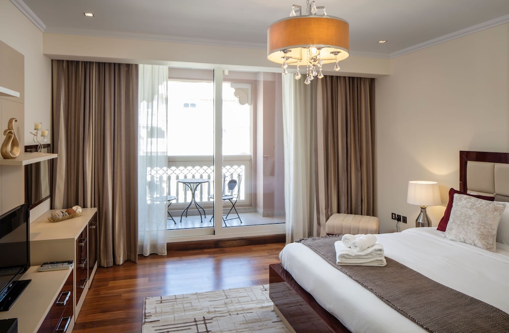 Apartment, 2 Bedrooms, Sea View, Beachfront photo 2