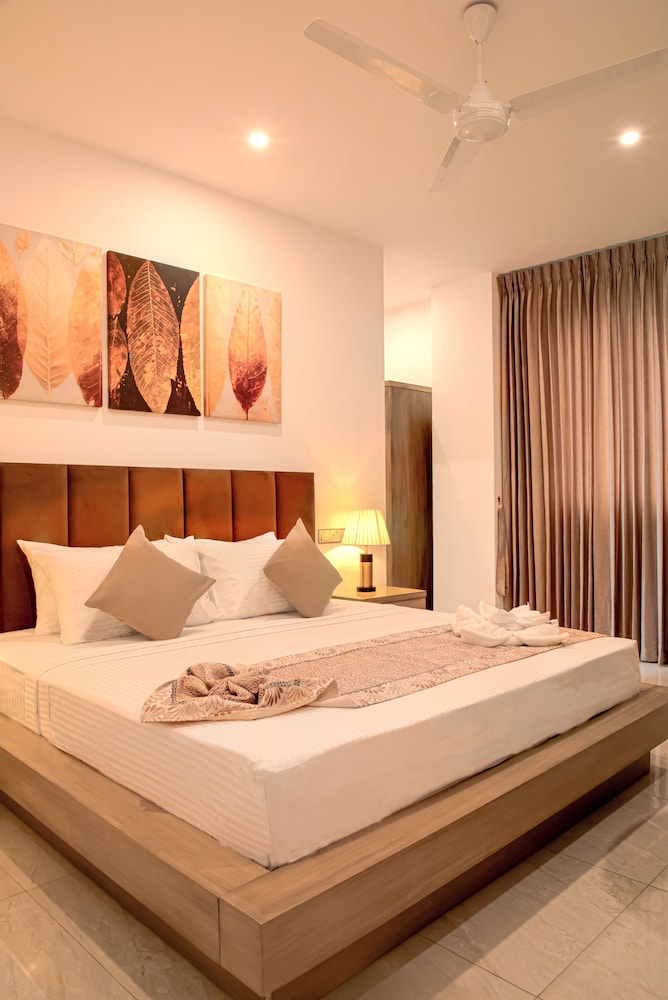 Deluxe Double Room, 1 King Bed photo 1