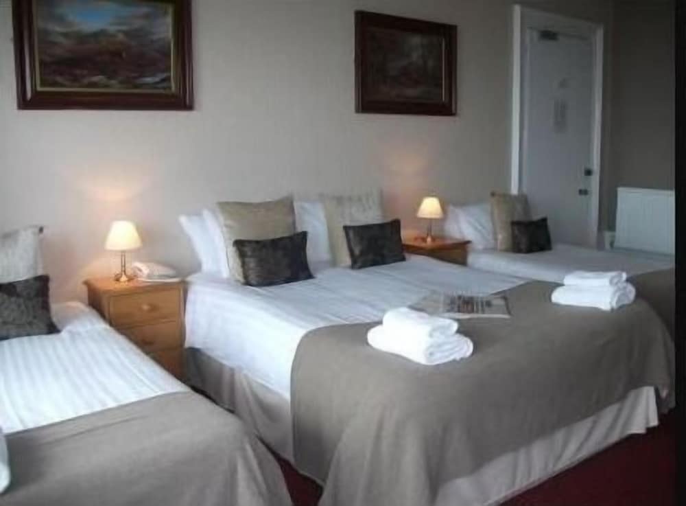Suite, Ensuite photo 1
