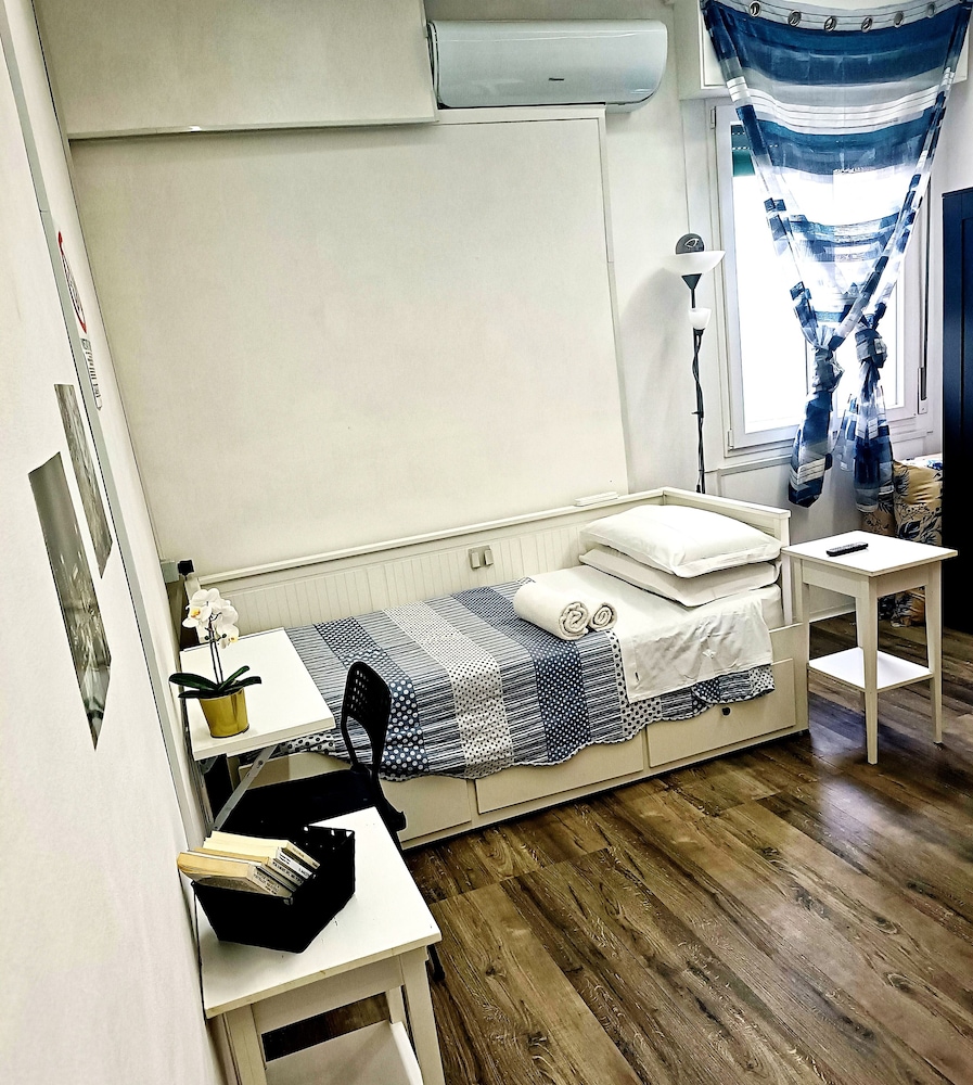 Single Room, 1 Twin Bed, Air conditioning