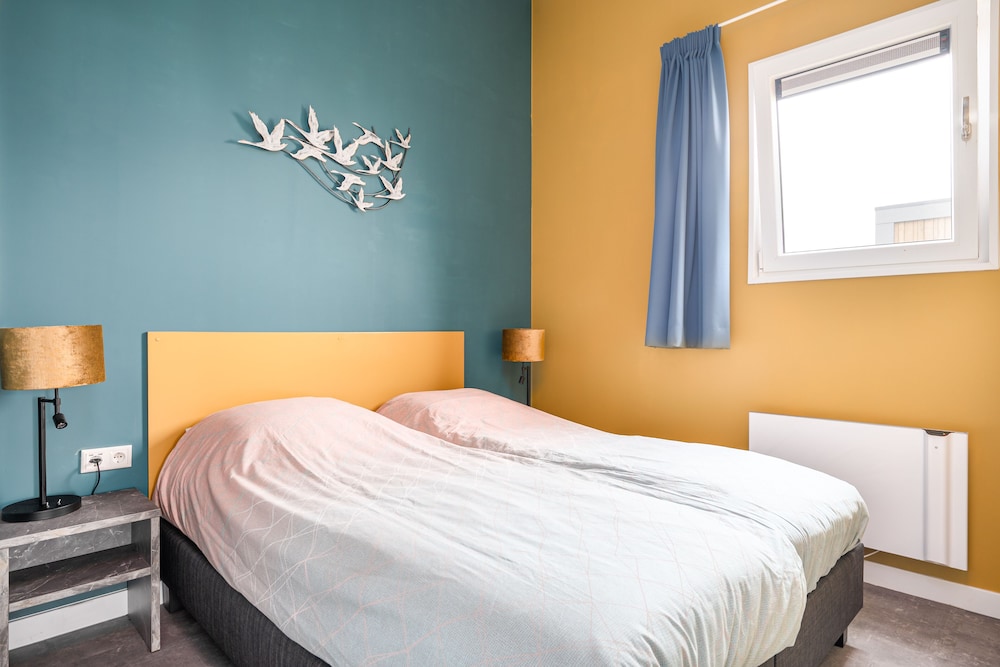 Chalet, 2 Bedrooms, Canal View (Knilles 4 aan het water) photo 2
