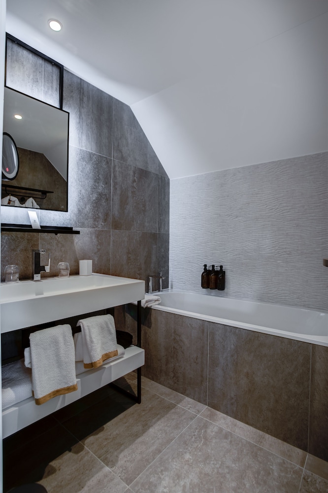 Duplex Suite with Loire View - Photo 3