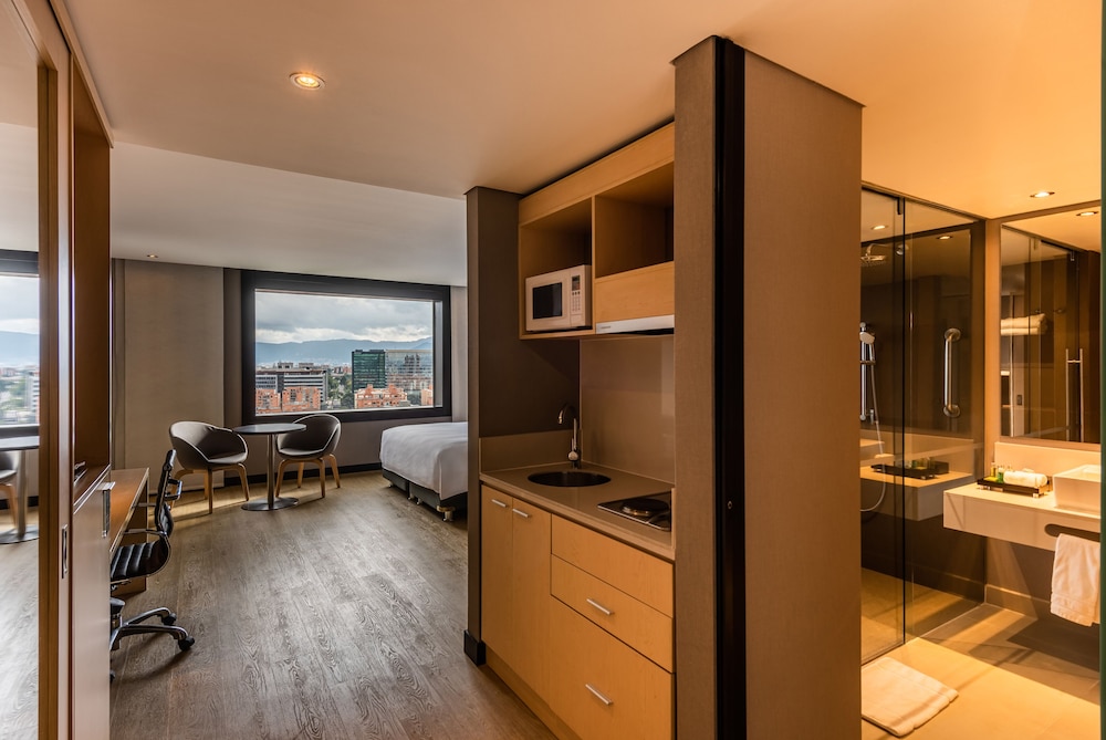 Room, 1 King Bed, Kitchenette - Photo 10