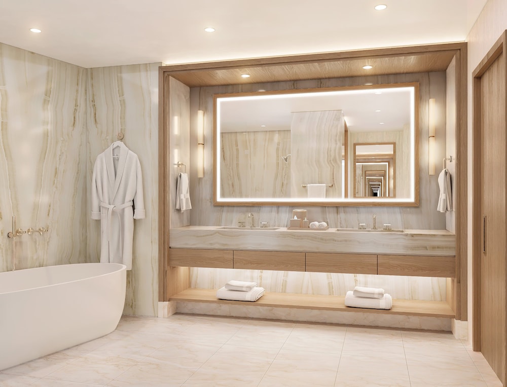 Luxury Patio Suite - Hearing Accessible - NEWLY REMODELED photo 2