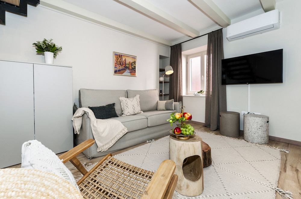 City Apartment, 1 Bedroom, Balcony photo 3