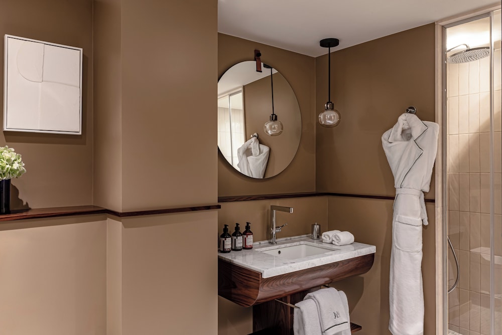 Connecting Superior Room with Junior Suite
