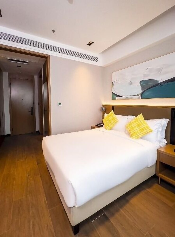 Standard Room, 1 Queen Bed
