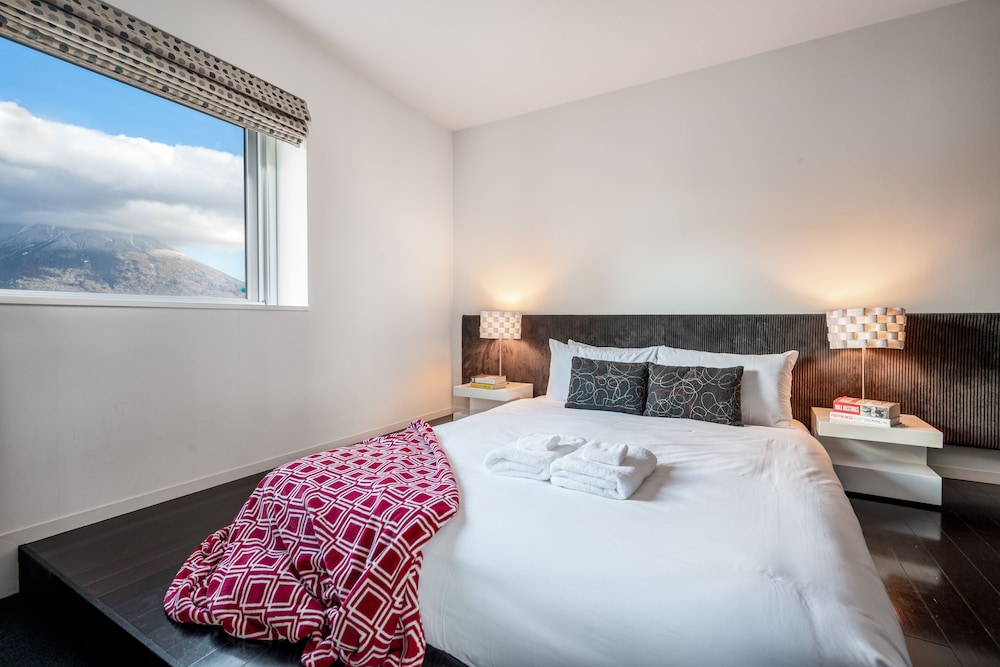 Suite, 2 Bedrooms (Extra Futon Will Be Provided For The 5th Guest) photo 3