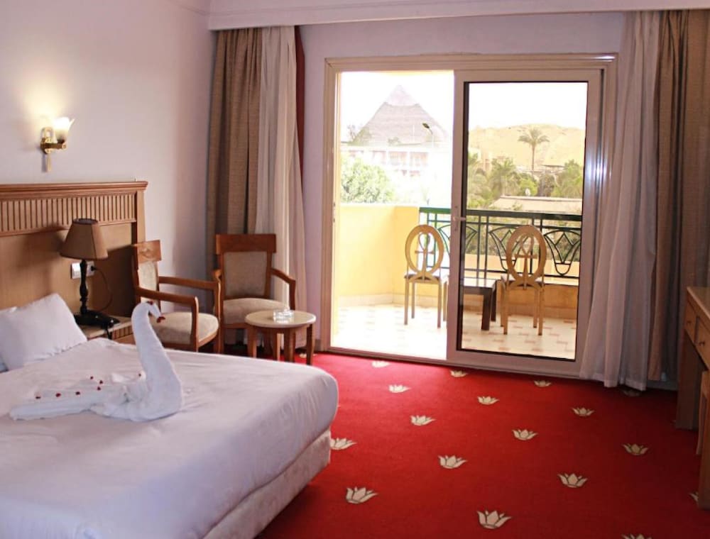 Superior Double Room Pyramids View - Photo 9