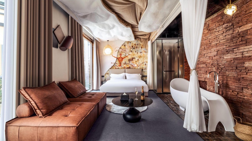 Deluxe Double Room, Balcony, Garden View