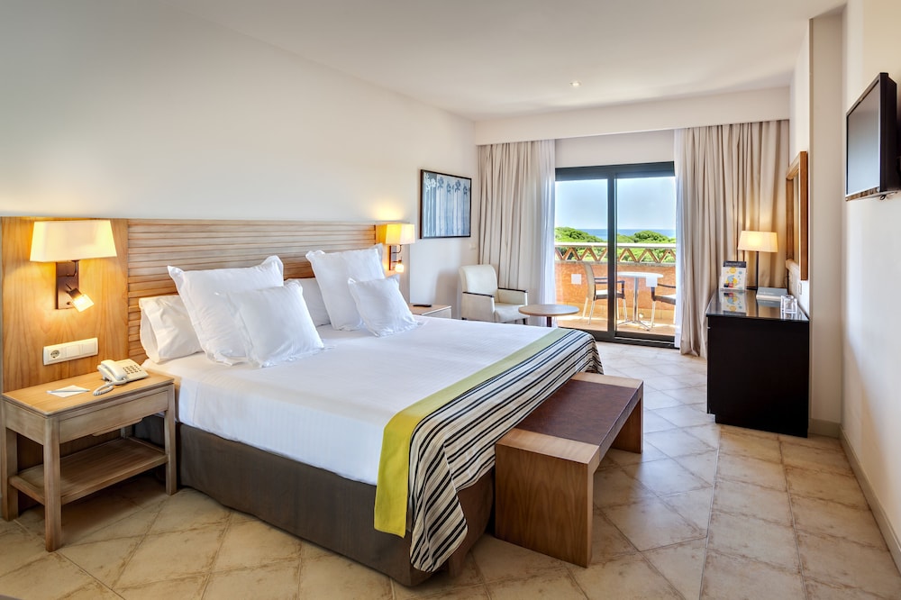 Superior Double Room (Pool or Natural Surroundings View)