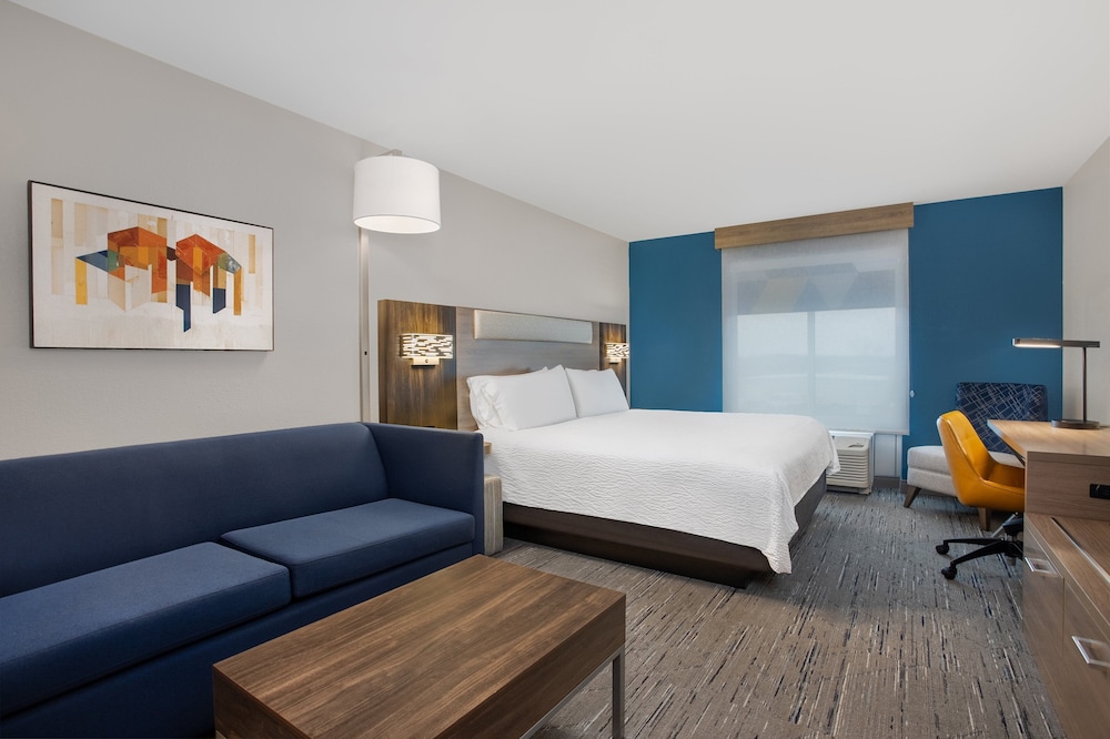 Standard Room, 1 King Bed with Sofa bed (Extra Floor Space) - Photo 4