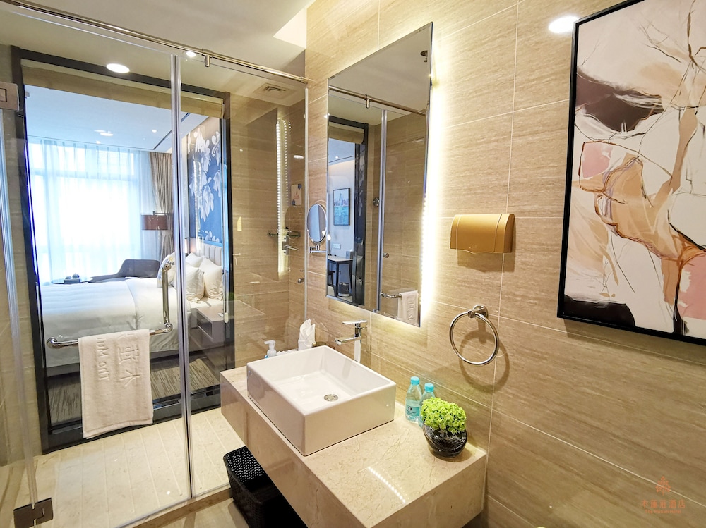 Superior King Room photo 2
