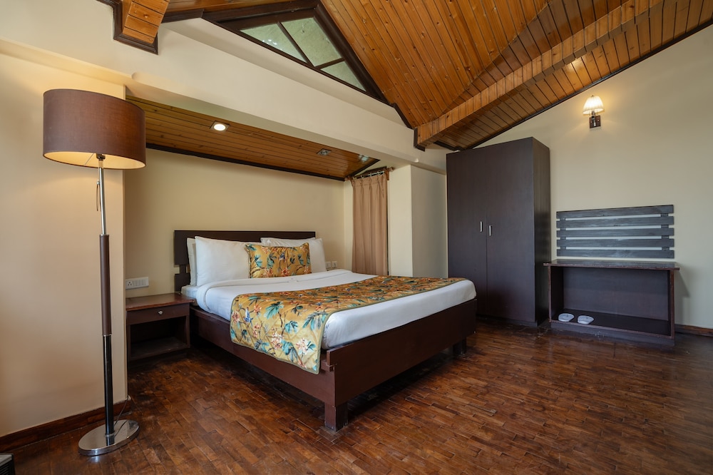 Deluxe Room with Private Balcony photo 2