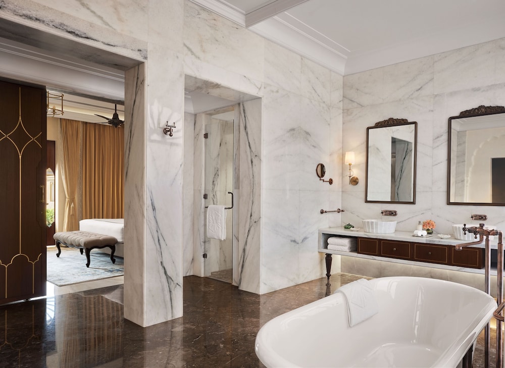 Luxury Suite photo 2